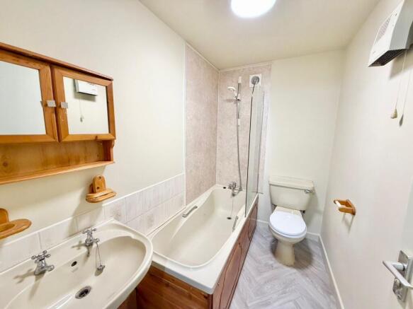 1 bed Flat to rent Image 4