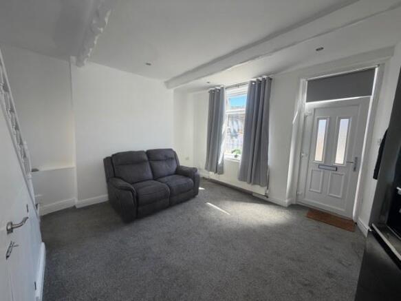 Lounge 1.jpg