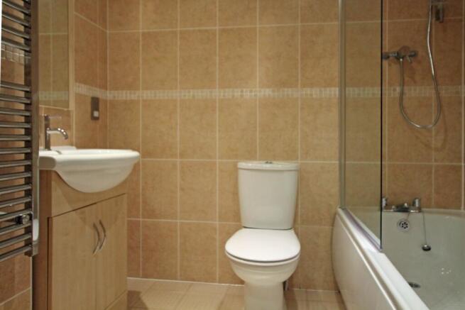 2 bed Flat to rent Image 7