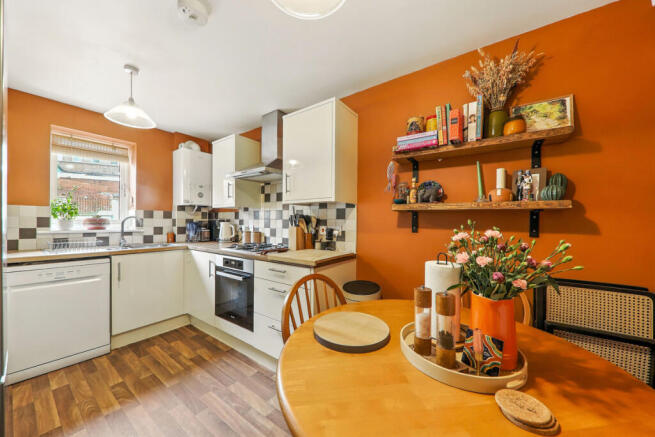 3 bed Town House for sale Image 6