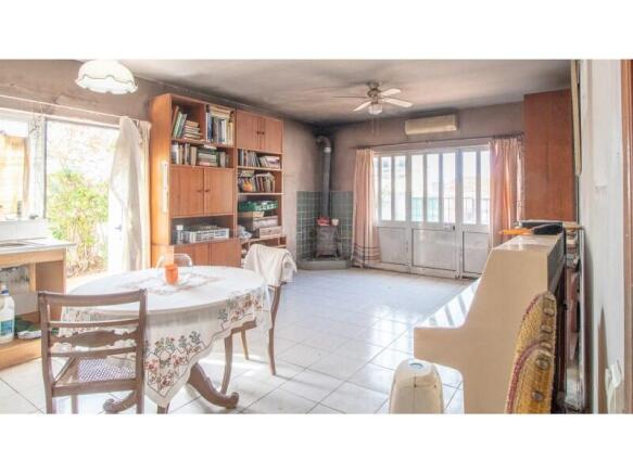 OPPORTUNITY - 4 Bedroom Villa with Pool and Garden in Lagos