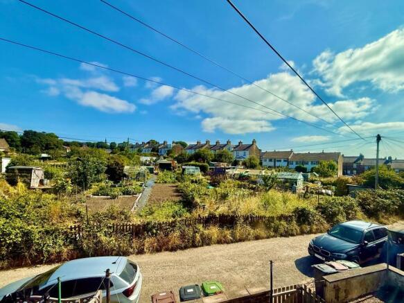 3 bed Terraced to rent Image 11