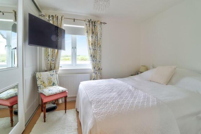 Bedroom 1.jpg