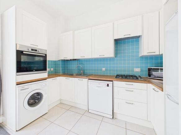 CAM02545G0-PR0383-STILL005