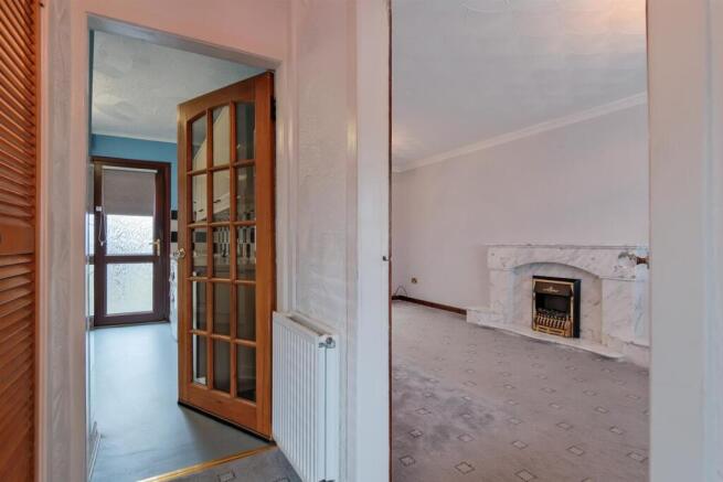 002-142 Meadowhead road ML2 7UW.jpg