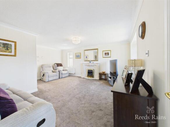 3 bed Bungalow for sale Image 3