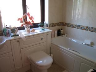 En-Suite Bathroom