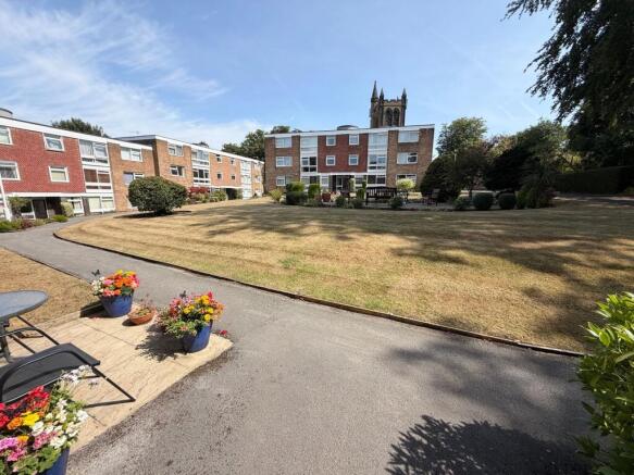 3 bed Apartment for sale Image 10