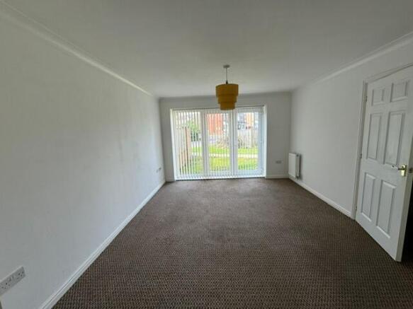 2 bed Ground Flat for sale Image 4