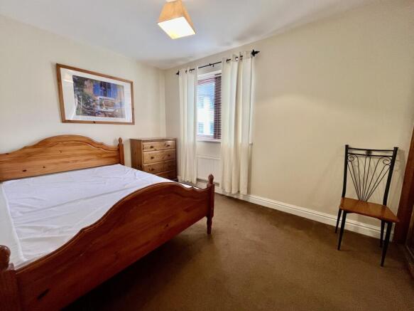 2 bed House to rent Image 5