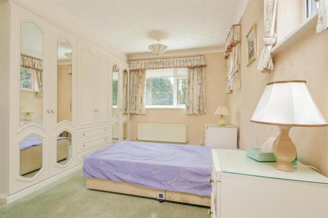 flat-courtlands-crescent-banstead-117.jpg