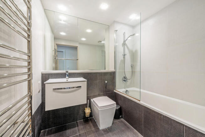 27705 michael charles flat 1 2 middle lane 1 (Lar