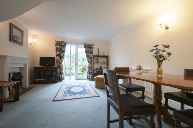 Lounge/Dining Room