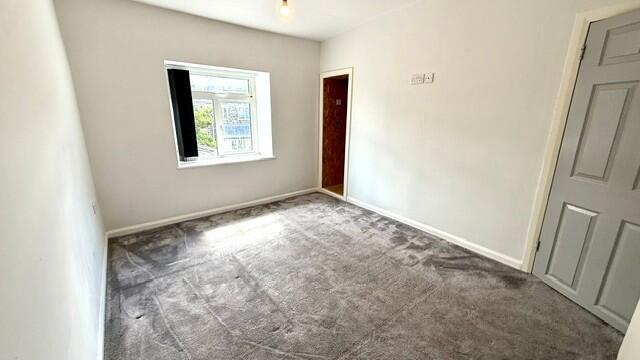 2 bed House to rent Image 6