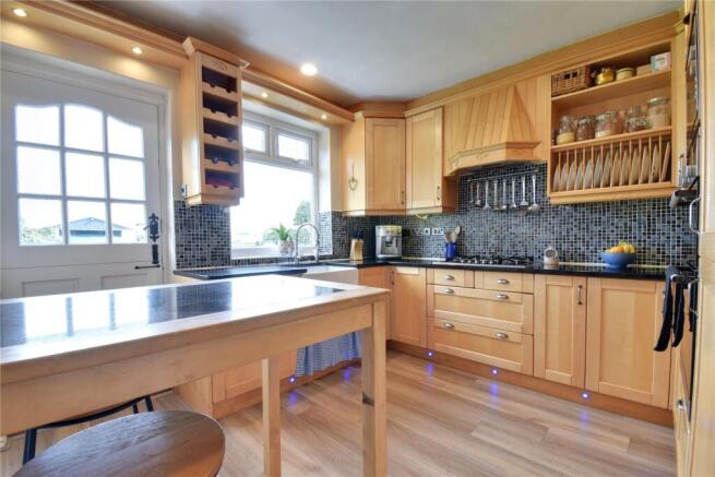 3 bed Detached for sale Image 4