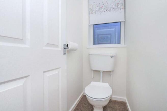 2 bed Semi-Detached to rent Image 10