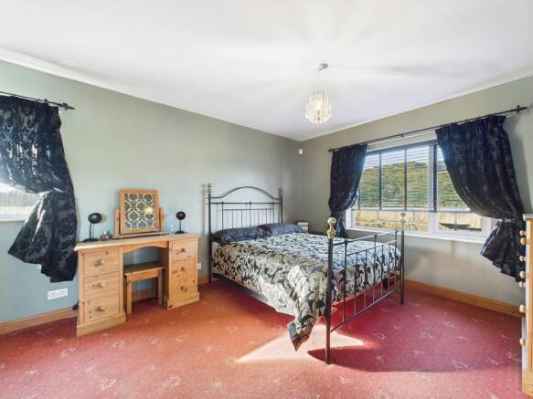 5 bed Detached Bungalow for sale Image 10
