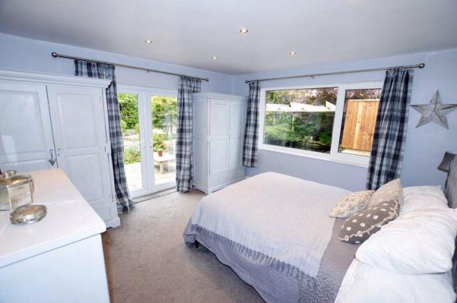 PRINCIPAL BEDROOM