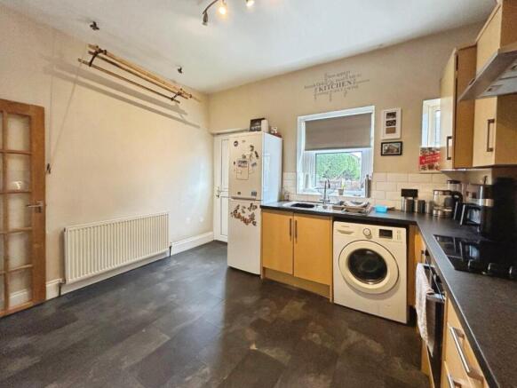 2 bed House for sale Image 5