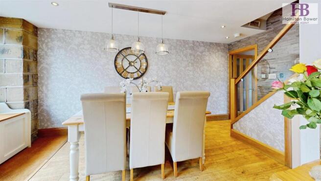4 bed House for sale Image 8