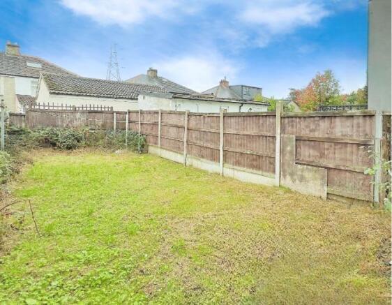 3 bed Semi-Detached for sale Image 6