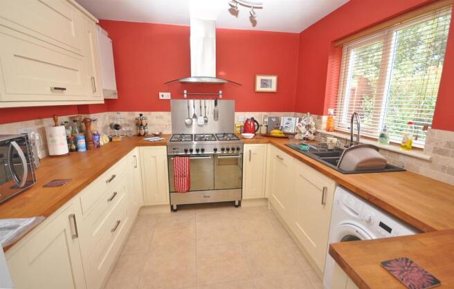 KITCHEN BREAKFAST ROOM