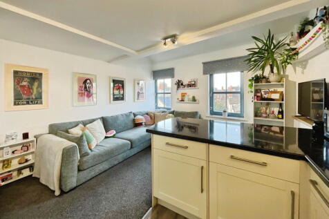 Lansdowne Road, Aylestone, Leicester, LE2