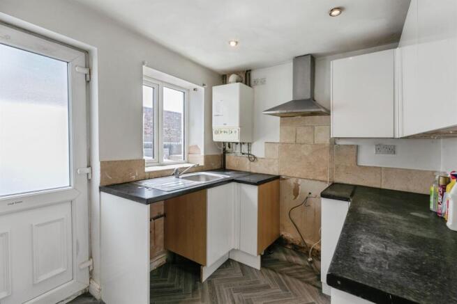 3 bed Terraced for sale Image 8