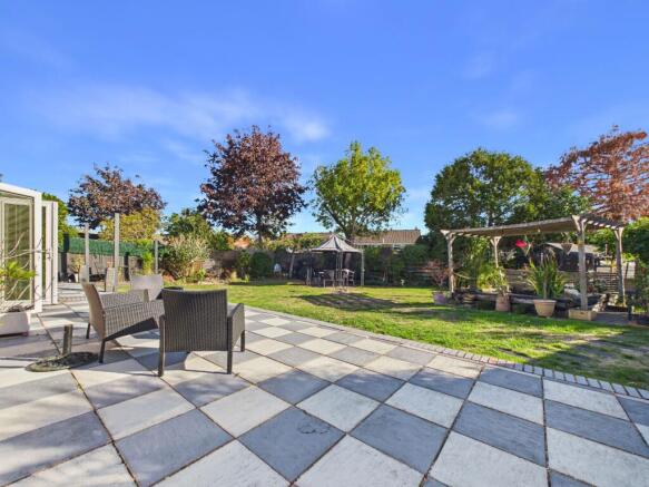 Greenham Close, Woodley, RG5 photo 4