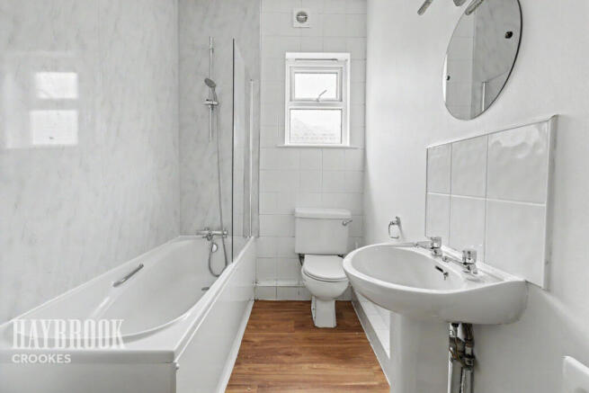 3 bed Terraced for sale Image 9