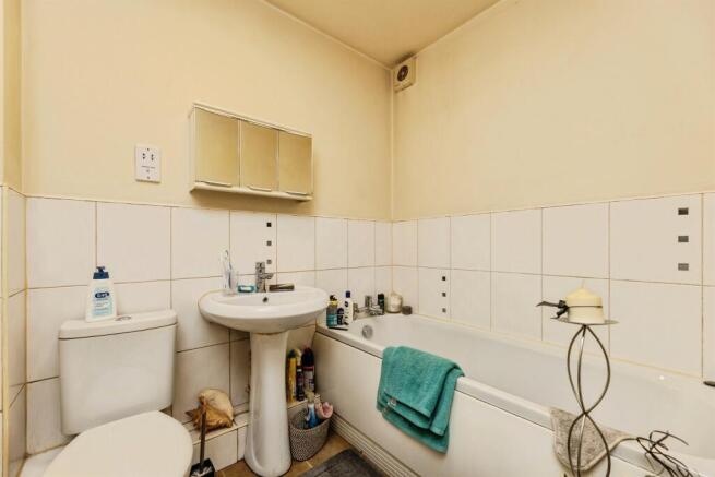2 bed Apartment for sale Image 8