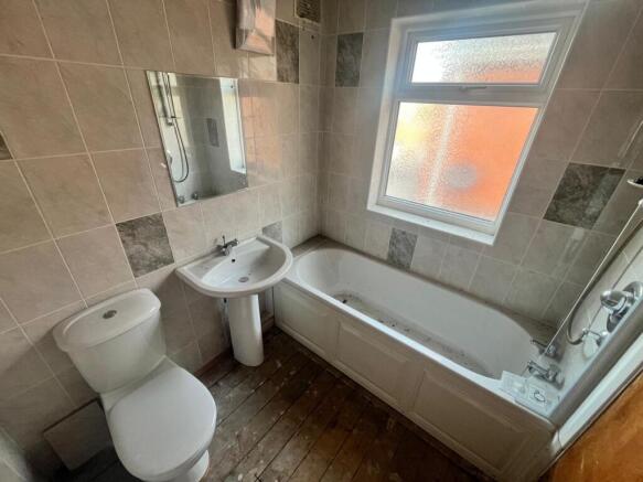 3 bed Semi-Detached for sale Image 12