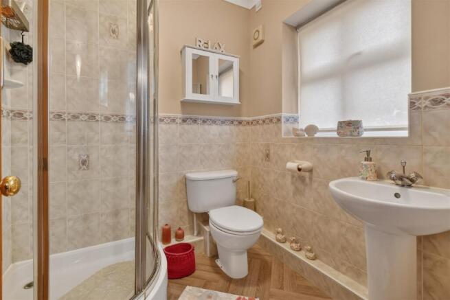 4 bed Detached for sale Image 9