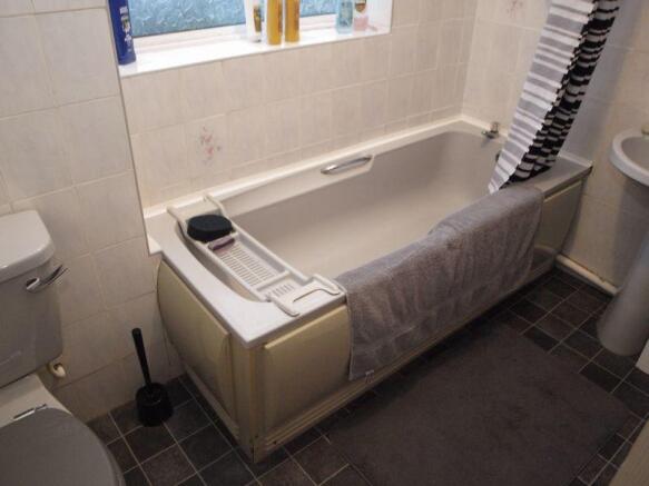 Family Bathroo...