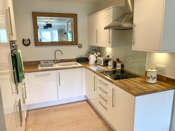 1 bed Retirement Property for sale Image 12