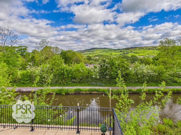 Hawthorn Close, Disley, SK12 photo 4