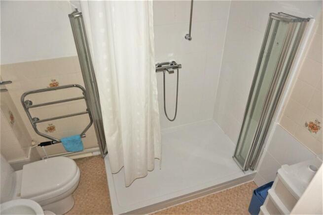 SHOWERROOM