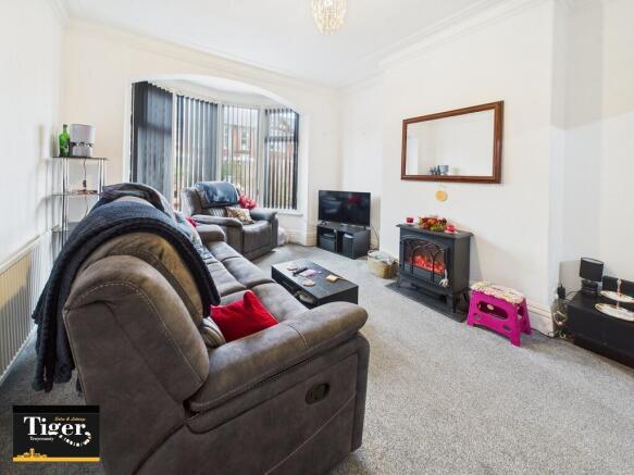 CAM02176G0-PR0747...