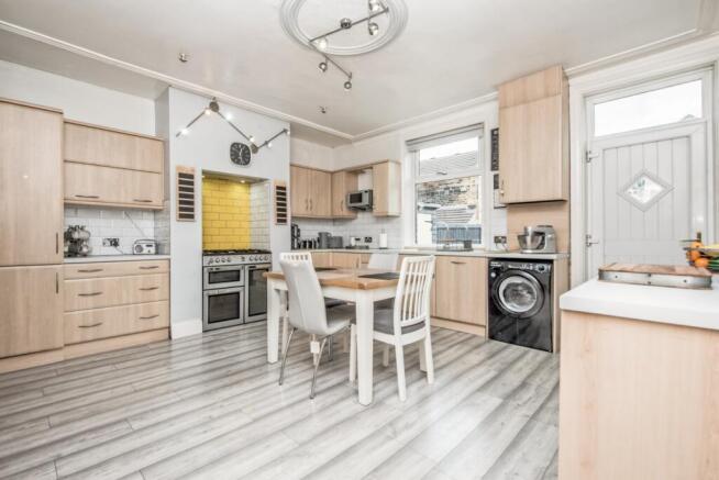 Joseph Street, Holme Lane, Bradford, West Yorkshire, BD4 photo 4