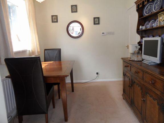 Bedroom/office room