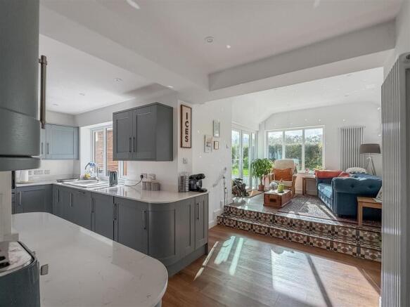 Kitchen/ Sun room