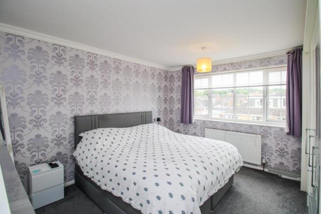 3 bed Semi-Detached for sale Image 8