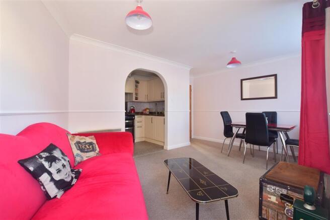 Lounge / Dining Area