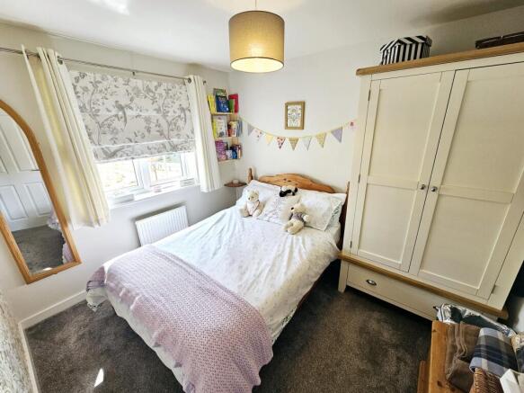 3 bed Semi-Detached for sale Image 9