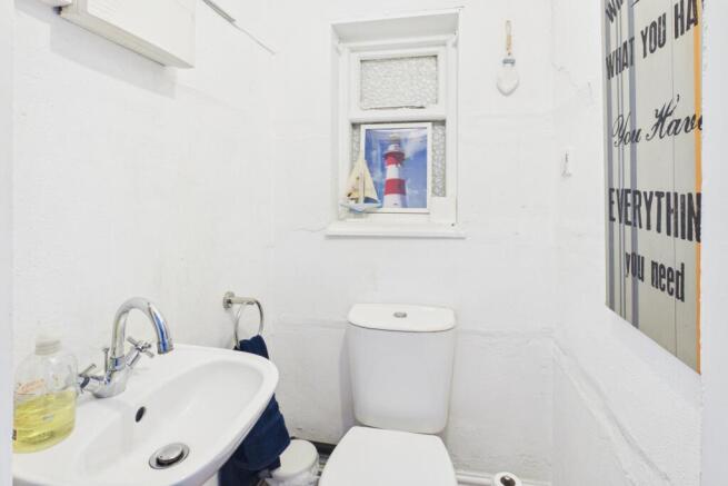 4 bed Semi-Detached for sale Image 10