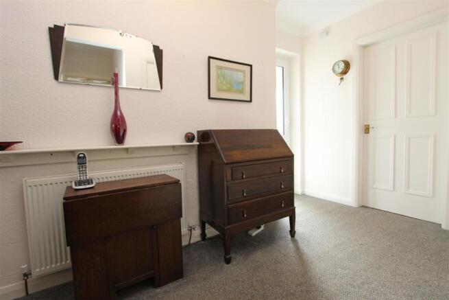 Hallway.jpg