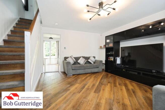 SPACIOUS LOUNGE