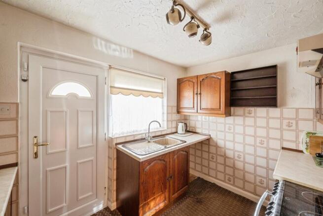 2 bed Semi-Detached Bungalow for sale Image 7