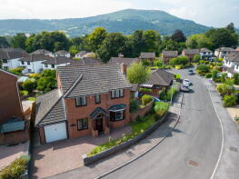 7, Plas Derwen View, Abergavenny NP7 9SX
