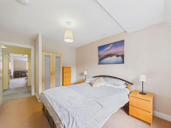 2 bed Flat for sale Image 9